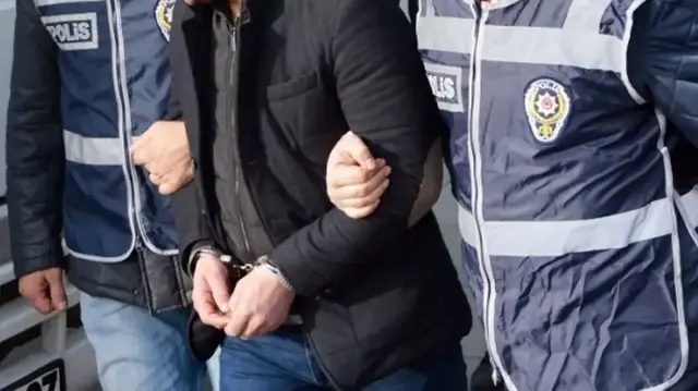 FETÖ operasyonunda gözaltına alınan 5 doktor adliyede