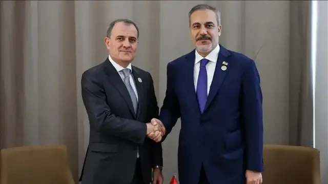 فيدان يلتقي بنظيره الأذربيجاني