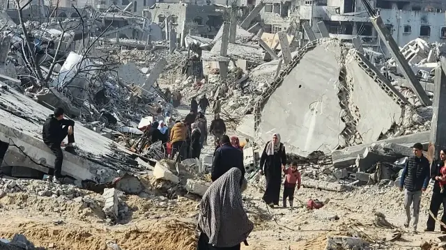 عامان من الإبادة.. الاحتلال الإسرائيلي ييتم يوميا 77 طفلا في غزة