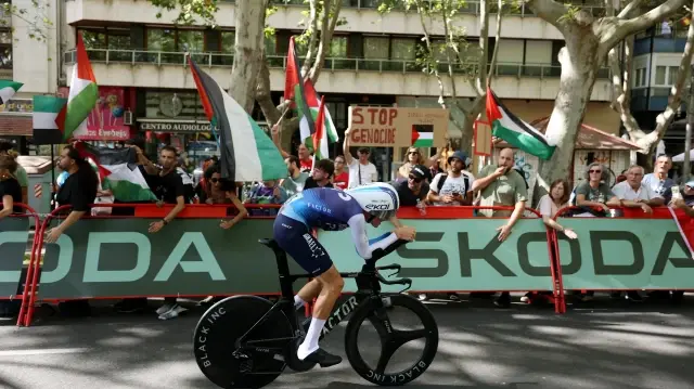 Израильская велокоманда отказалась от упоминания страны в названии | Фото: Reuters