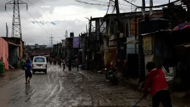 Şiddetli yağışlarda kaybolan 6 kişi henüz bulunamadı.