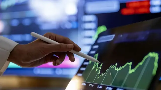 Les investisseurs privilégient les perspectives d’assouplissement monétaire, malgré l’impasse politique à Washington.