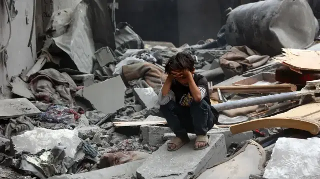 Израильские военные ранили семь палестинцев у пункта раздачи помощи.