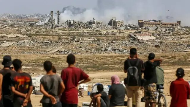 Не менее 12 человек стали жертвами ударов Израиля по Газе за минувшие сутки. | Фото: AA