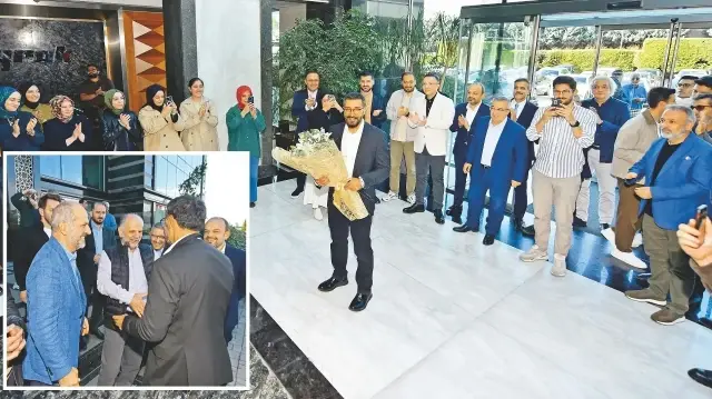 Yeni Şafak İnternet Yayın Yönetmeni Ersin Çelik, yurda dönüşünün ardından dün gazetedeki mesaisine başladı.