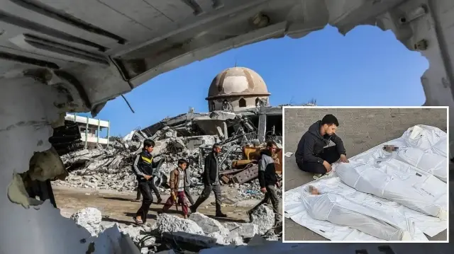 Gazze Şeridi'nde enkaz altında hâlâ binlerce ölü olduğu belirtiliyor.