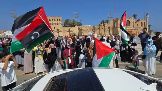 13 ناشطا ليبيا بأسطول الصمود يصلون إلى بلادهم