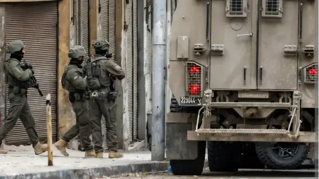 الضفة.. الاحتلال الإسرائيلي يصيب طفلا فلسطينيا خلال اقتحام مخيم بلاطة 