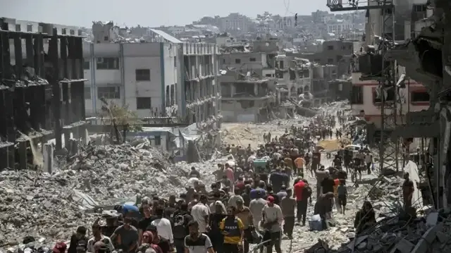 بينما تستمر المفاوضات.. كاتس يتباهى من حي الصبرة بقرار احتلال غزة