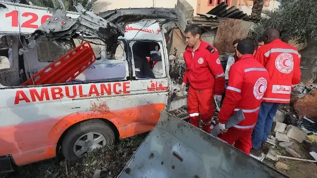 غزة.. الاحتلال الإسرائيلي يقتل 4 كوادر طبية ويبتر أطراف 13 فلسطينيا كل يومين 