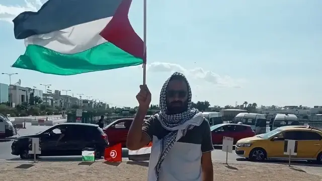 تونس.. الاحتلال الإسرائيلي يختطف الناشط علي كنيس من سفينة "الضمير"