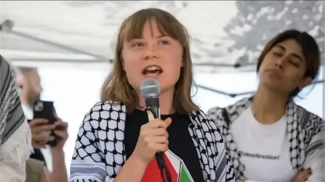 ثونبرغ: إسرائيل حرمتنا شرب المياه النظيفة في سجونها