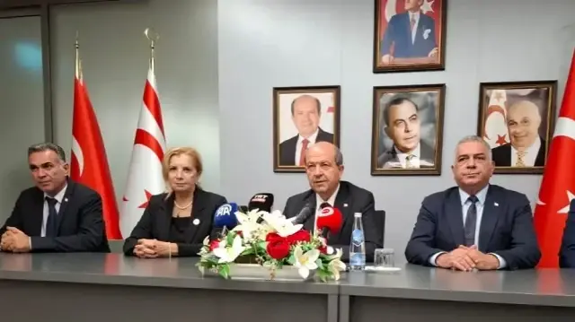 Эрсин Татар на пресс-конференции в Лефкоше