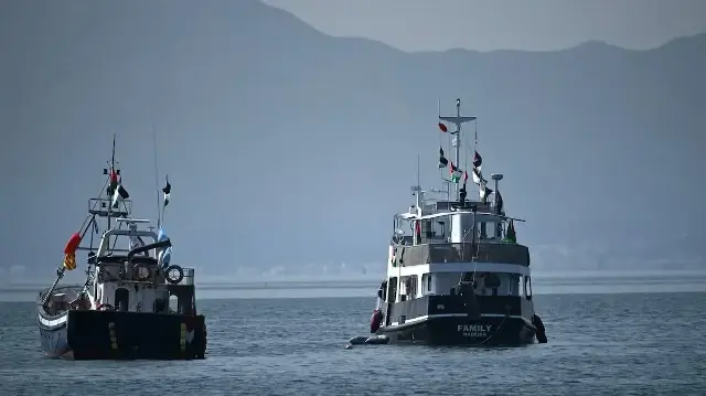Les défenseurs des militants arrêtés en mer demandent à la France d’assurer la protection consulaire de ses ressortissants et de dénoncer les violations du droit international.