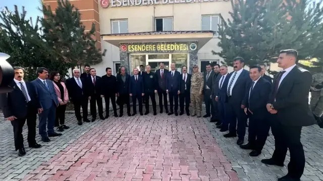 Bakan Yerlikaya Hakkari'de 'Sınır Güvenliği Toplantısı'na katıldı