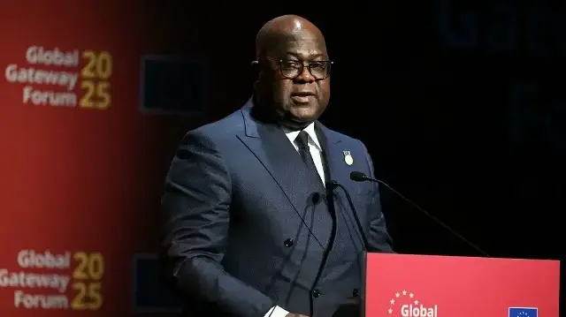 Le président de la République démocratique du Congo, Félix Tshisekedi, s'adresse au public lors du Global Gateway Forum 2025 au Square - Brussels Meeting Centre, à Bruxelles, le 9 octobre 2025.