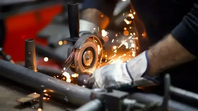 Forte progression des biens d’équipement et des technologies moyennes et élevées, malgré un recul des biens de consommation durables.