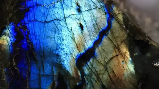 UNEP kritik minerallerde sürdürülebilir üretim için "sorumlu finansman ve yatırım" çağrısında bulundu.