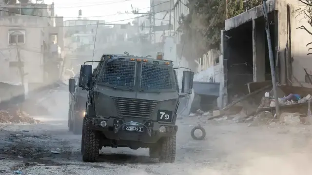 الضفة.. جيش الاحتلال الإسرائيلي يقتحم مدنا وبلدات ويعتقل فلسطينيين
