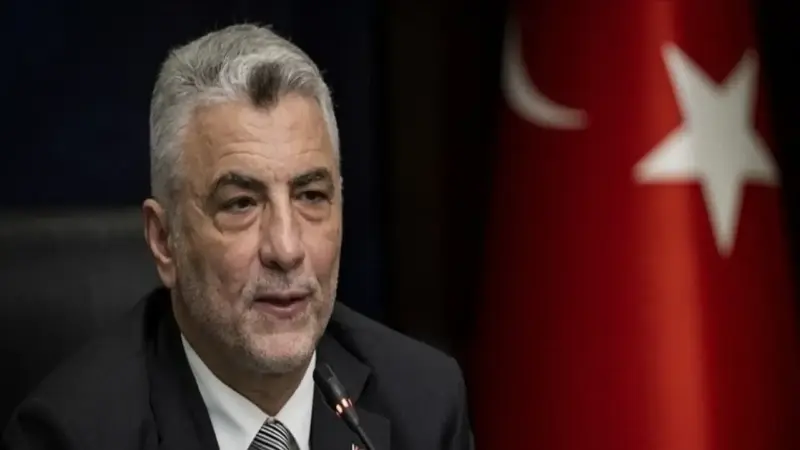 Ticaret Bakanı Ömer Bolat, eylül ayına ilişkin dış ticaret ve yılın üçüncü çeyreğine dair turizm istatistiklerini değerlendirdi.