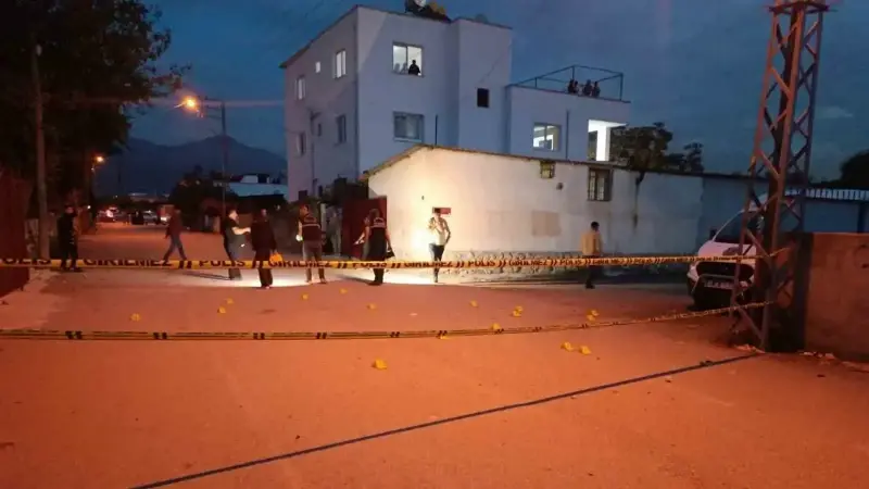 Polis ekipleri olayla ilgili soruşturma başlattı.