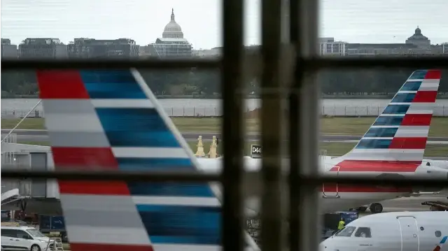 В США массовые задержки рейсов: Из-за шатдауна не хватает авиадиспетчеров.
