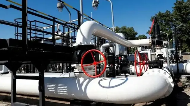 أوكرانيا تعلن استهداف خط أنابيب نفط في منطقة موسكو