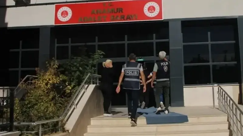 Emniyetteki işlemleri tamamlanan hükümlü cezaevine teslim edildi.