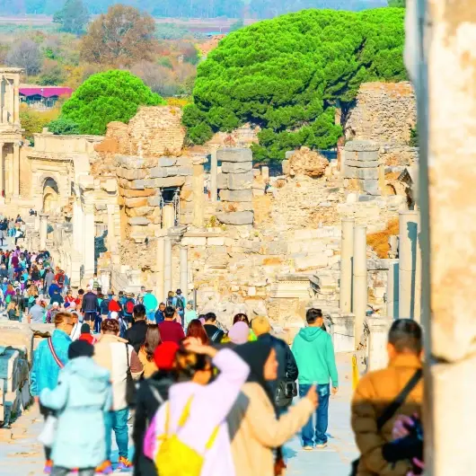 Turizmden 9 ayda 50 milyar dolar