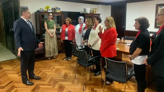 رئيس كوستاريكا متحدثًا باللغة التركية: تركيا وطني الثاني