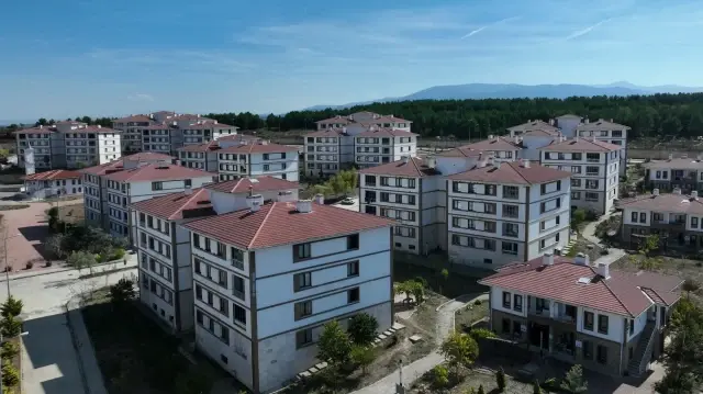 Sakaryalı vatandaşlar Yüzyılın Konut Projesi kapsamında ev sahibi oldu