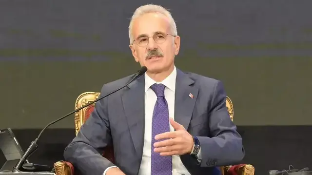 وزير النقل التركي: ندرك أهمية قناة السويس وضرورة زيادة قدرتها الاستيعابية