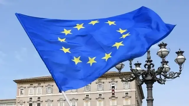 المفوضية الأوروبية: نسعى لزيادة الضغط على بوتين
