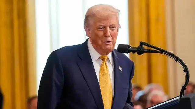 ترامب يعتزم دفع 2000 دولار لكل أمريكي