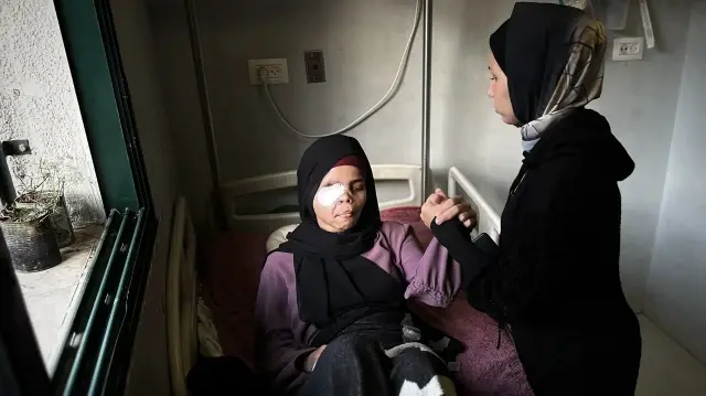 <p>ندى أرحومة.. طفلة سرق الاحتلال عينها وغيب ضحكتها</p><p><br></p>