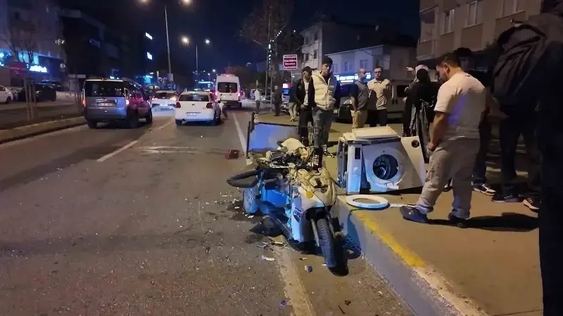 Sancaktepe’de otomobil ile motosiklet çarpıştı: Bir kişi yaralandı