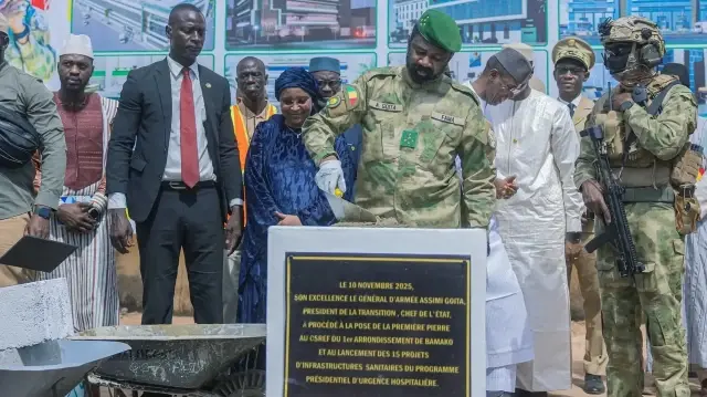 Le Président Assimi GOÏTA a lancé la construction de 15 hôpitaux modernes à travers le pays pour rapprocher les soins des populations, le 10 novembre 2025.