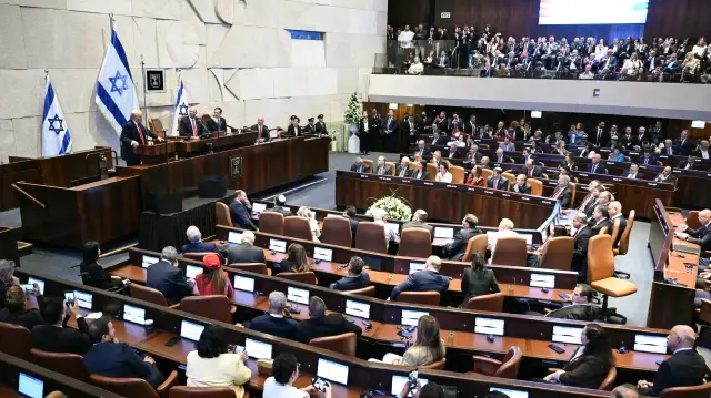 Lundi, une commission de la Knesset a approuvé un projet de loi controversé autorisant la police israélienne à arrêter des citoyens arabes israéliens pour des soupçons "d’incitation" sur les réseaux sociaux, sans l’aval du procureur général.