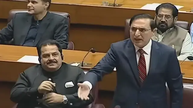 27 ویں آئینی ترمیم کا مسودہ سینیٹ سے منظوری کے بعد قومی اسمبلی میں بھی پیش، بحث جاری