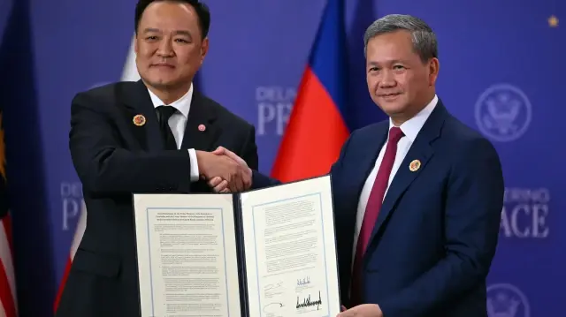 Премьер-министр Камбоджи и премьер-министр Таиланда.