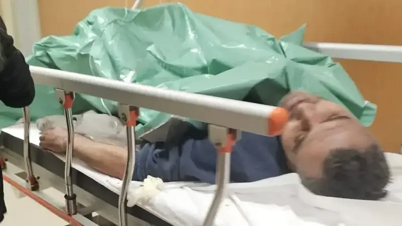 Bursa’nın İnegöl ilçesinde otluk alanda ısınmak için ateş yakıp içki içtikten sonra uyuyan Tarık B. (37), alevlerin pantolonuna sıçramasıyla ağır yaralandı. Tarık B.’nin bacaklarında 2’nci derece yanık oluştu.