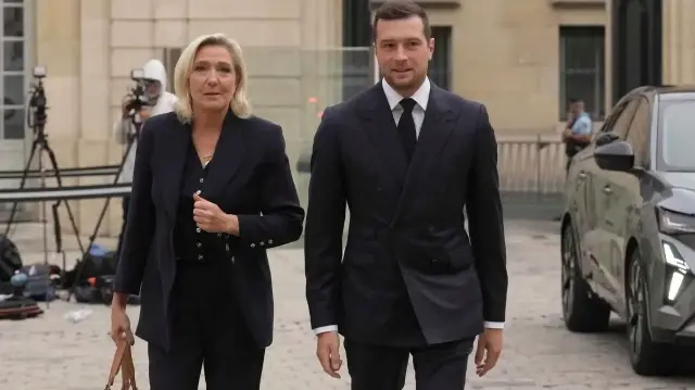 La présidente du groupe Rassemblement national à l’Assemblée nationale, Marine Le Pen, et le Président du Rassemblement National, Jordan Bardella.