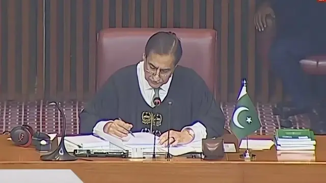 اسپیکر ایاز صادق اجلاس کی صدارت کر رہے ہیں۔ 