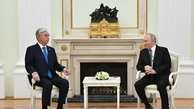 Президенты Казахстана и России провели неформальную встречу в Москве