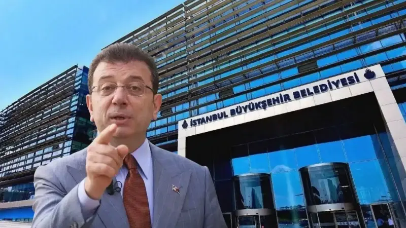 İddianamede, ihalelerinin suç örgütü elebaşı Ekrem İmamoğlu'nun talimatı ve suç örgütünün yöneticisi konumunda bulunan Murat Ongun'un yönlendirmesiyle organize edildiği ve örgüt için kullanılmak üzere 'sistem'e aktarılarak fon sağlandığı kaydedildi