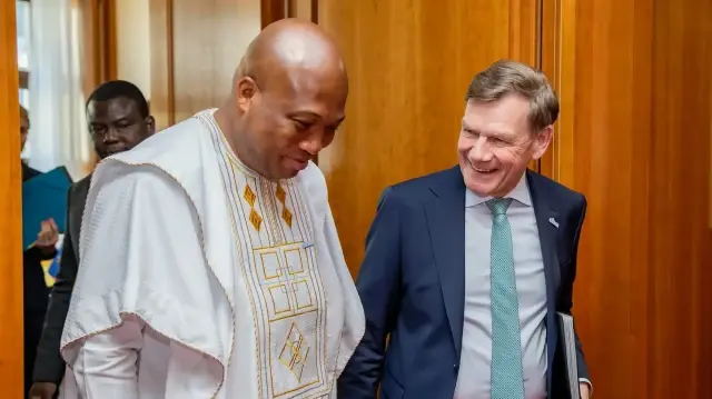 Le ministre ghanéen des Affaires étrangères, Sam Okudzeto Ablakwa et son homologue allemand Johann Wadephul.