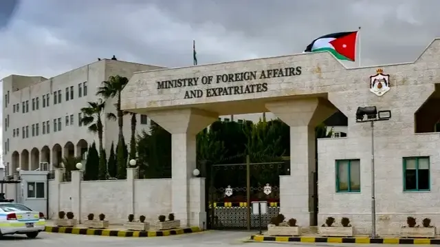 الأردن: إحراق مستوطنين مسجدا بالضفة امتداد لسياسات الحكومة الإسرائيلية المتطرفة