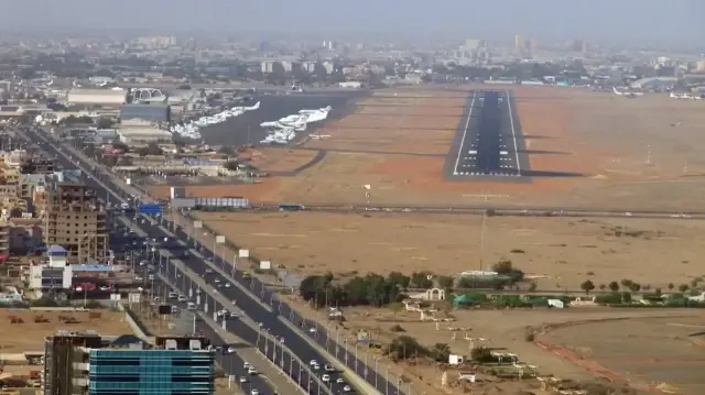 Après la prise d’El-Fasher, capitale de l’État du Darfour-Nord, par les FSR, les affrontements entre le groupe paramilitaire et l’armée soudanaise se sont étendus à de nouveaux fronts, notamment dans les États du Kordofan central et du Kordofan méridional.