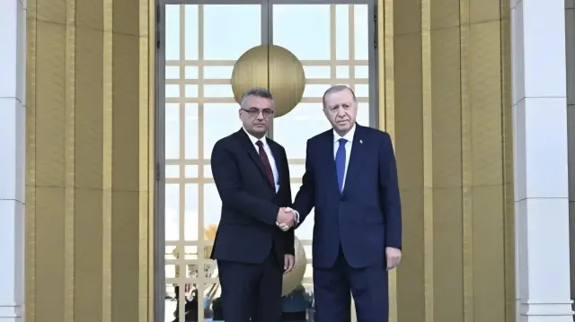 الرئيس أردوغان يجتمع مع رئيس جمهورية شمال قبرص التركية