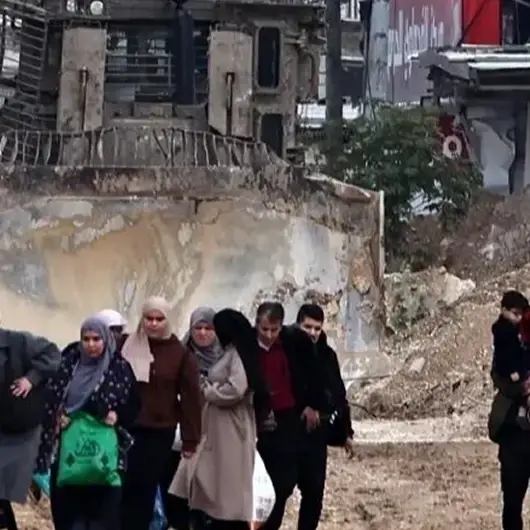 بلدية خان يونس: 900 ألف نازح مهددون بالغرق مع اقتراب منخفض جوي خطير 
